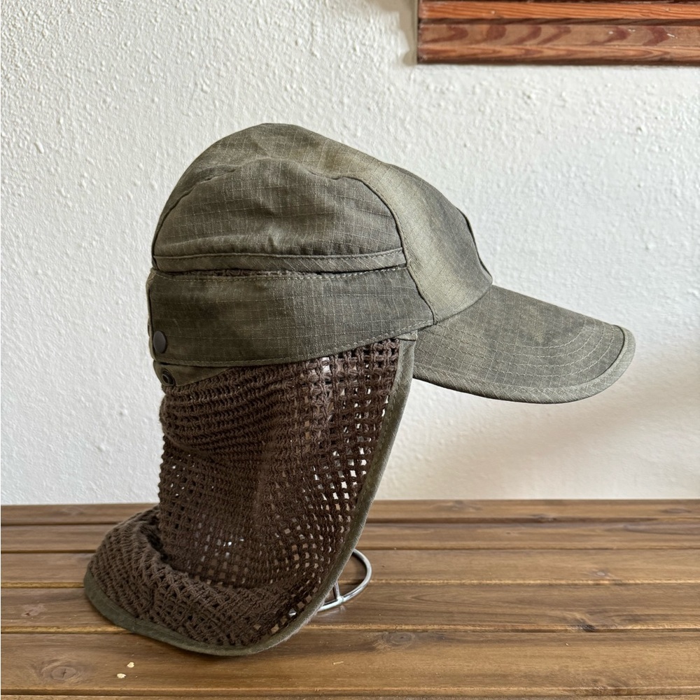 Aime Leon Door jungle hat w/ snap in sunshade.
